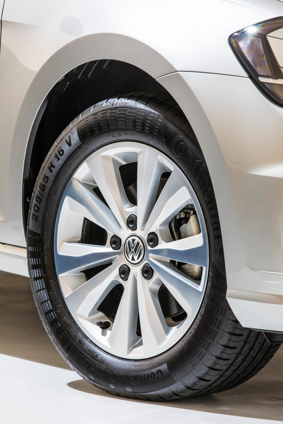 Колеса Volkswagen Golf TSI 5-Door 2017 года  (AU) (фото 17 из 21)
